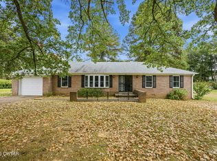 528 Colonial Dr, Lexington, TN 38351