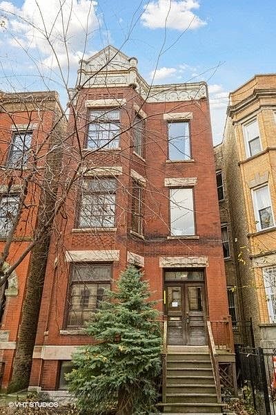 1st image of 913 W Newport Ave #3