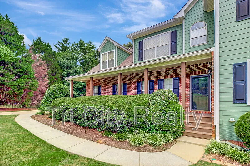 4 bed, 2.5 bath, 2233 sqft, $2,850 — Photo 4