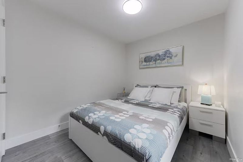 Surrey Apartment for rent - 3 Bedrooms — photo 5