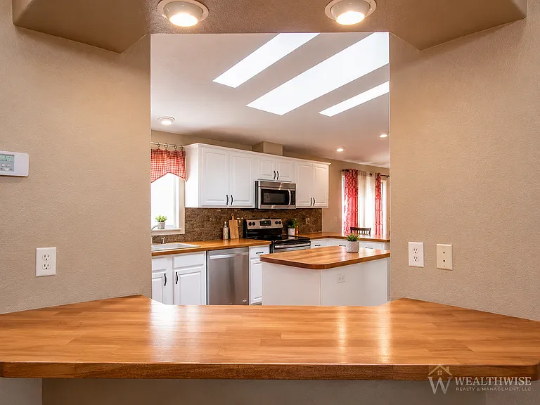 12540 N Kalama Cir — Photo 2