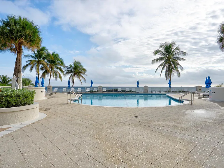 4240 Galt Ocean Dr #1006 — Photo 39