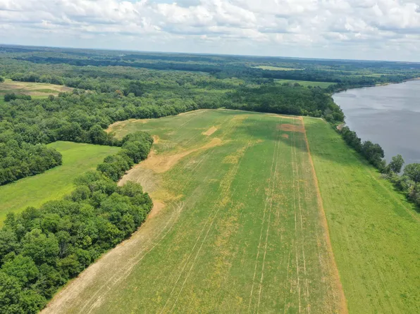 888 Haddox Ferry Rd, Smithland, KY 42081