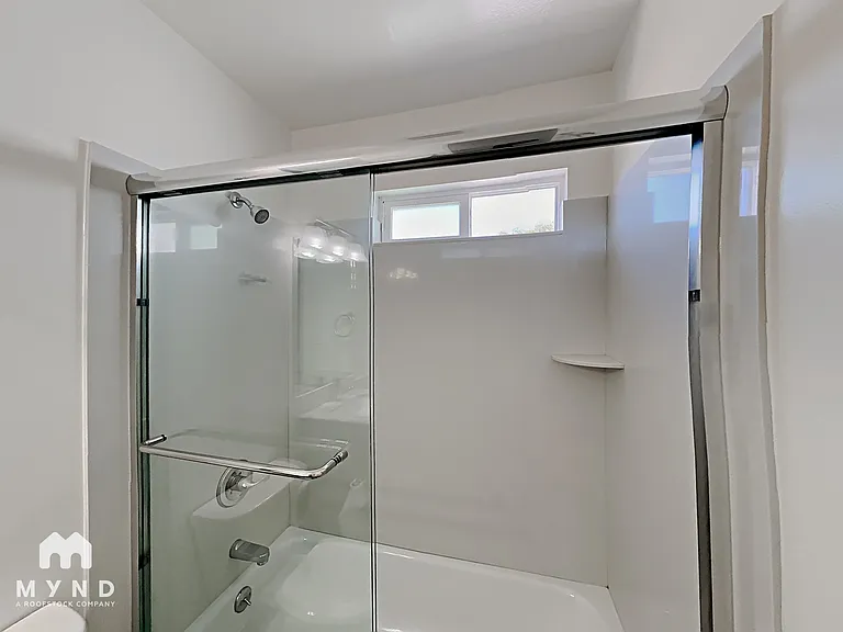 711 Madison St #5 — Photo 7
