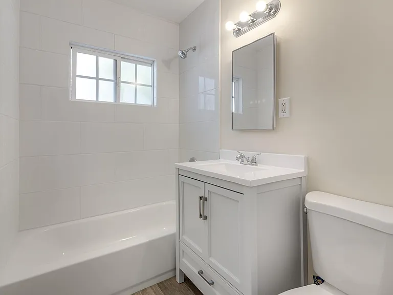 2845 Rosanna St #1/2 — Photo 11