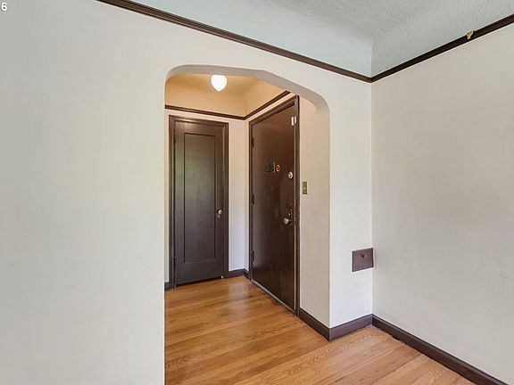 5th image of 2436 NE Ainsworth St