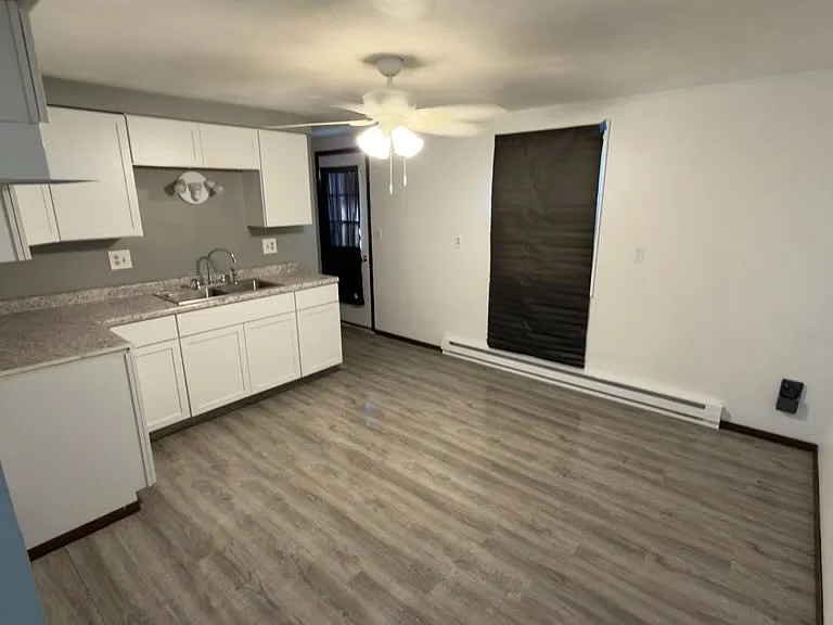 1028 Debolt St — Photo 5