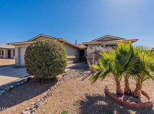 10050 E Falcon Point Dr, Tucson, AZ 85730