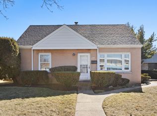 4347 Howard St, Skokie, IL 60076