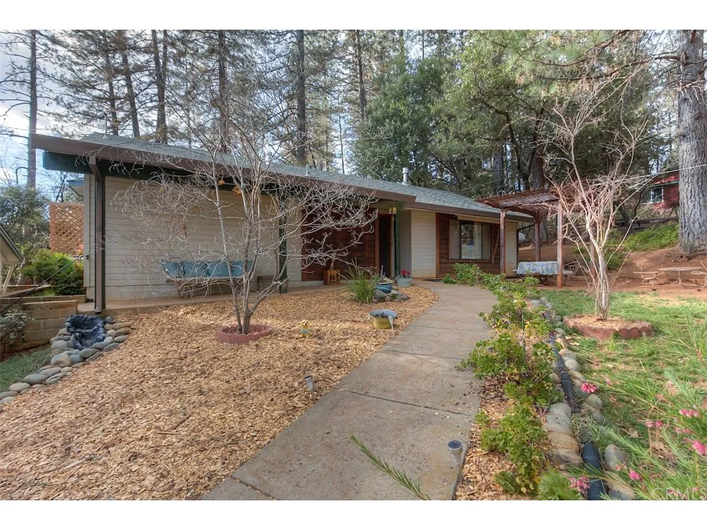 6567 Center Pine Dr photo 1