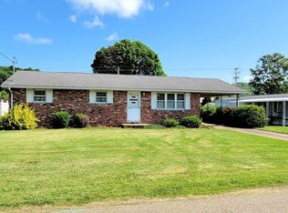 2706 Underwood Dr, Belpre, OH 45714