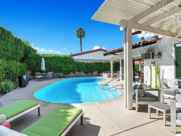 5th image of 1302 Primavera Dr N