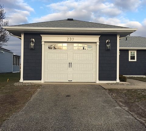 2nd image of 237 Bonaire Dr