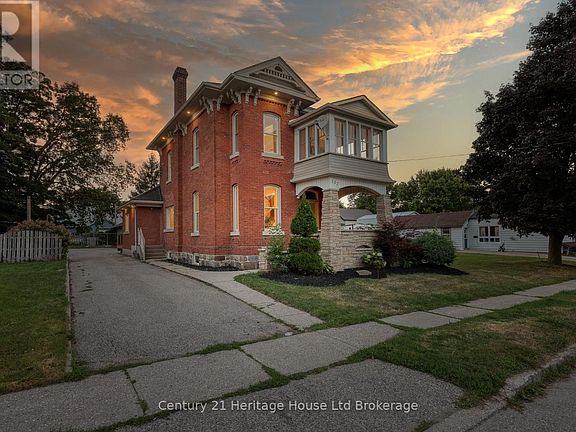 4th image of 152 Blandford St