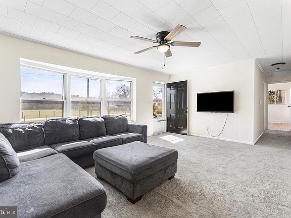3rd image of 27320 Chipmans Ln