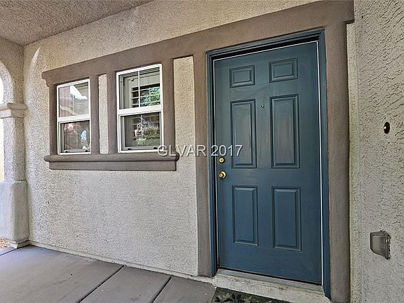 Covered entry way/patio.