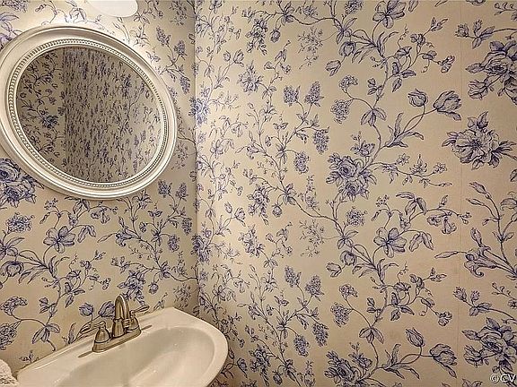 5th image of 5705 Hinsdale Pl