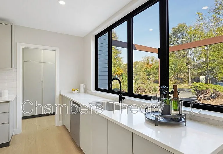 3112 N Rosser St — Photo 8