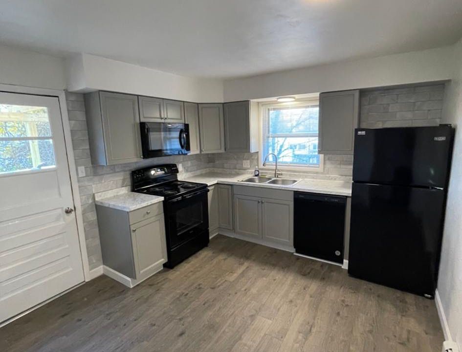 1st image of 902 W Market St #2