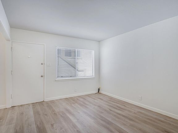 4th image of 339 41st St #B