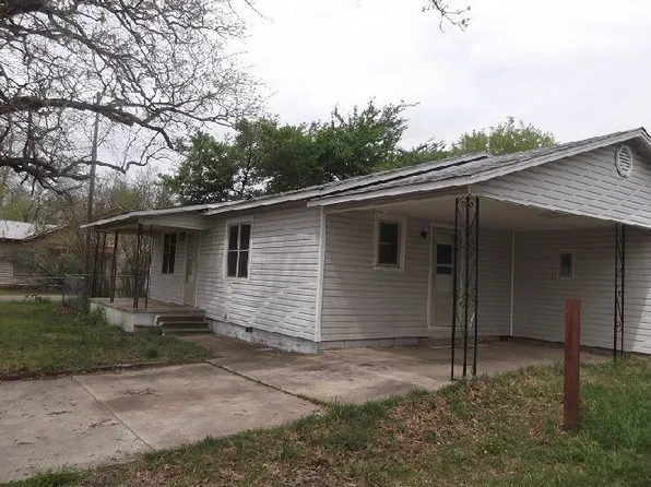 508 Highland Ave, Wister, OK 74966