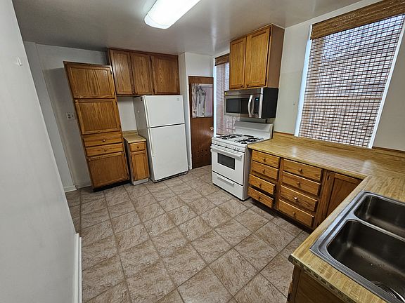 4th image of 3531 W Dickens Ave #1R