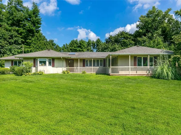 15 Circle Rd, Syosset, NY 11791