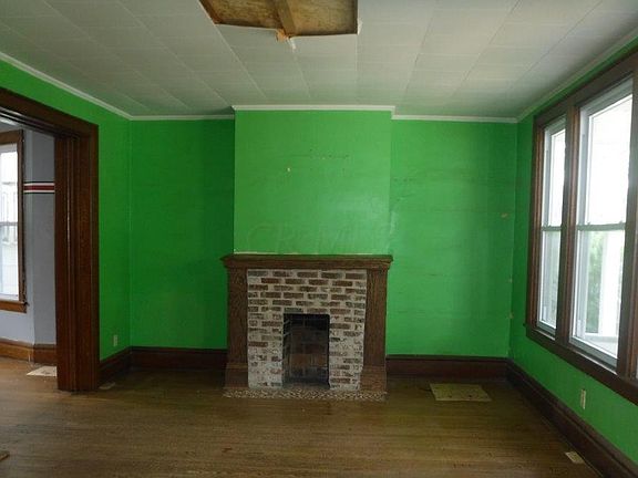 3rd image of 83 N Ogden Ave