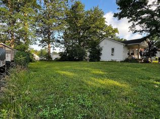 2404 Shadybrook Dr, Fort Wayne, IN 46803