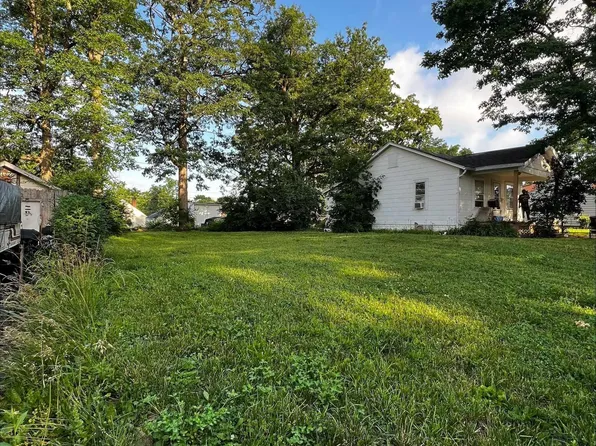 2404 Shadybrook Dr, Fort Wayne, IN 46803