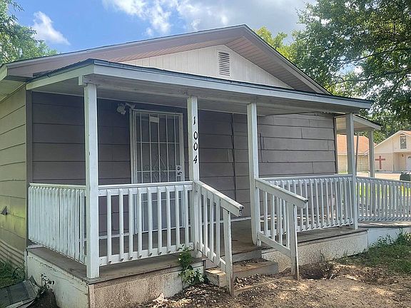 5th image of 1004 Seago Dr