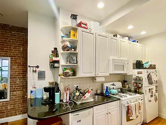 4th image of 1720 2nd Ave APT 5C