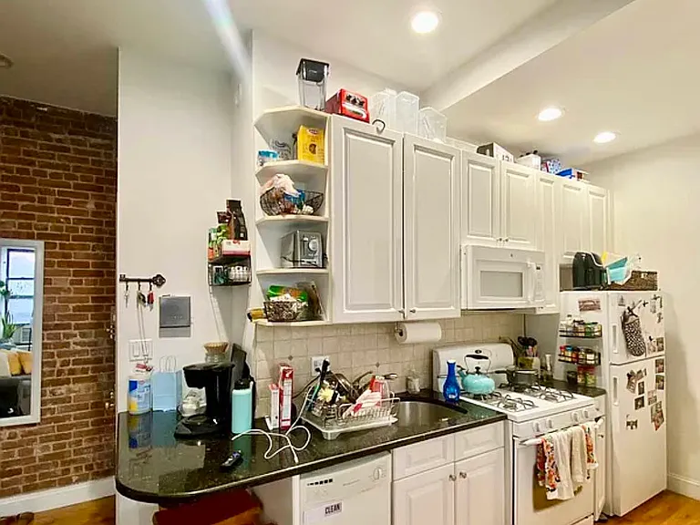 1720 2nd Ave #5C — Photo 4