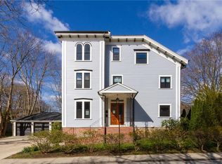 7 Cottage St #2, Newport, RI 02840