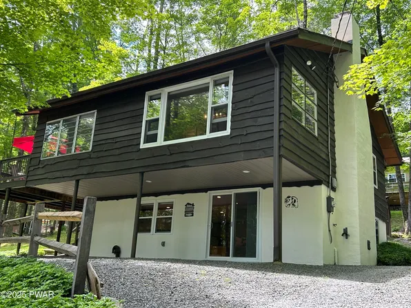 112 N Maple Ln, Greentown, PA 18426