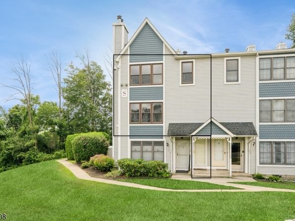 47 Burlington Ct