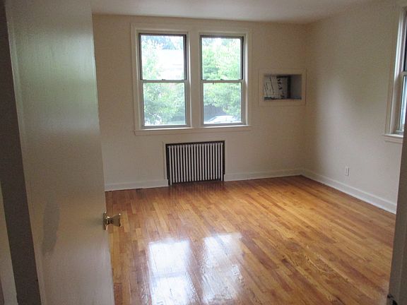 3rd image of 154 Bard Ave #6A
