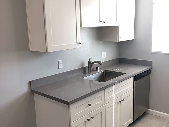 4th image of 400 Bermuda Dr APT 12