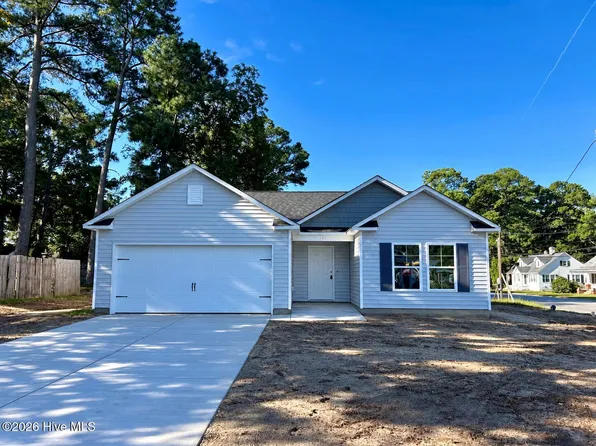 107 W Burnette Street, Pinetops, NC 27864