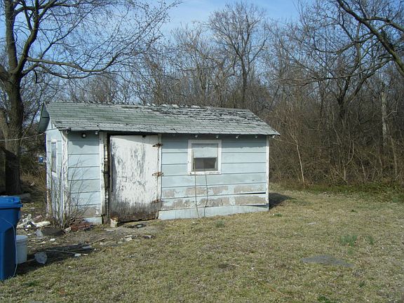 2nd image of 1702 W A St