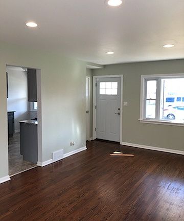 2nd image of 6008 S Melvina Ave