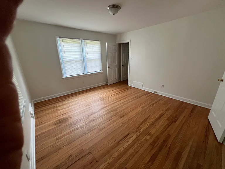 1431 Trinity Rd — Photo 4
