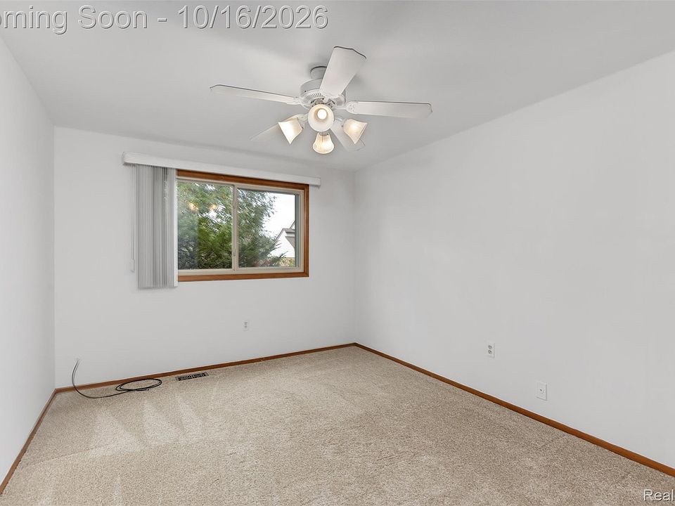 40727 Kraft Dr, photo 16