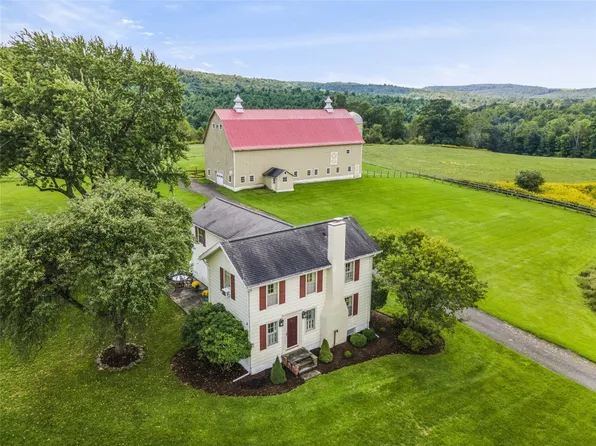 1203 Beach Rd, Apalachin, NY 13732