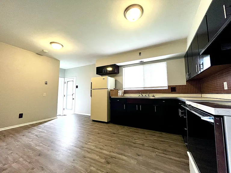880 Gladiola Dr — Photo 9