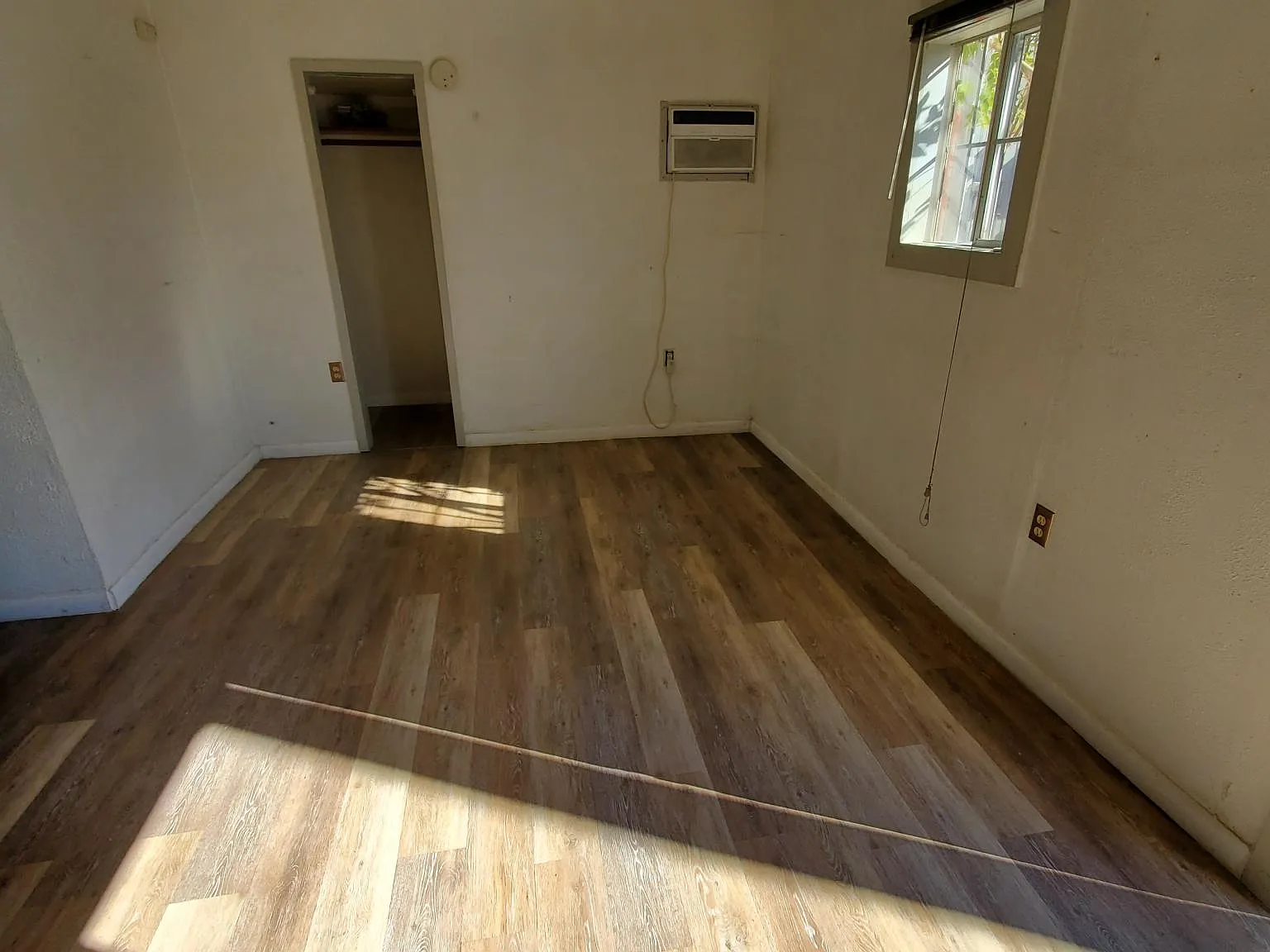 Studio, 350 sqft, $850 — Photo 3