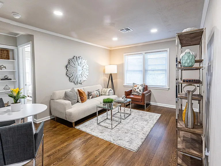 Everly Apartments on Cherry Street — Photo 4