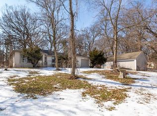 2N474 Woodcrest Dr, West Chicago, IL 60185