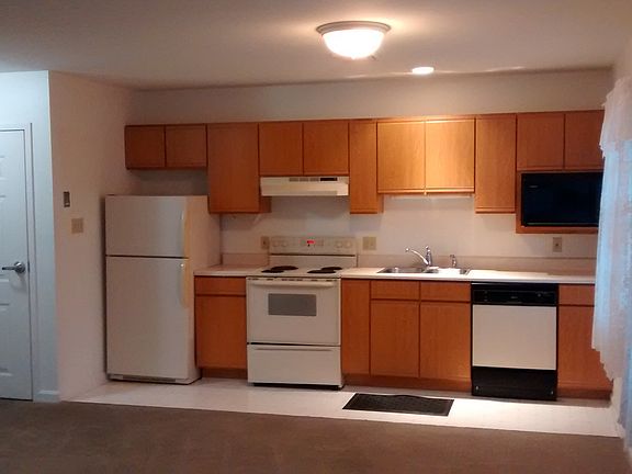 Kitchenette w Appliances