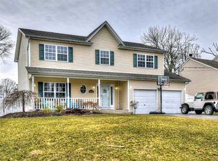 236 W Shore Rd, Oakdale, NY 11769